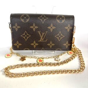 LOUIS VUITTON Monogram Bifold Medium Bifold Wallet on Chain